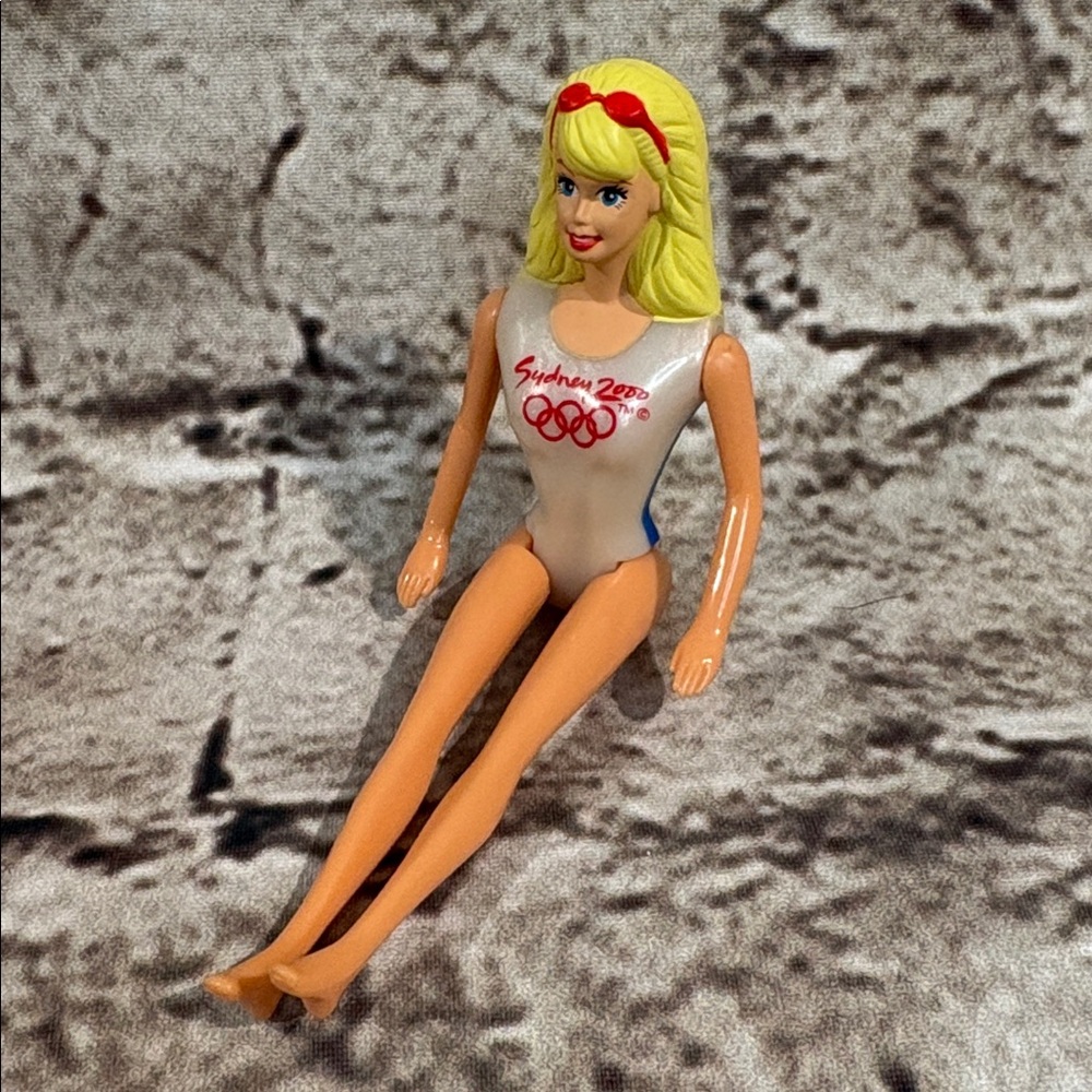 Sydney 2000 Olympics Barbie McDonalds Happy Meal Toy - Picture 4 of 14
